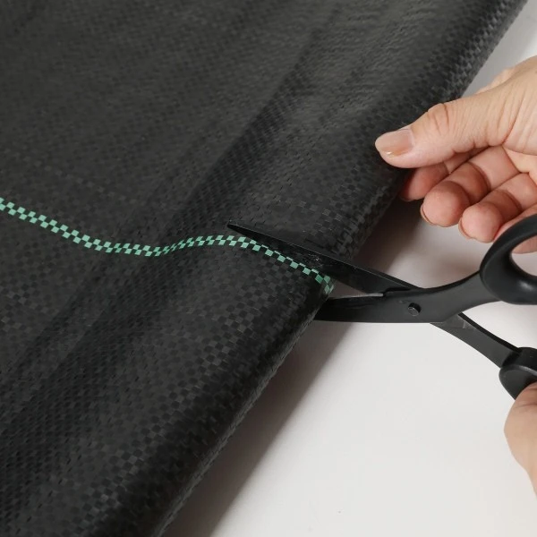 Black Non Perforated Weed Control Fabric Roll factory Black Non Perforated Weed Control Fabric Roll factory
